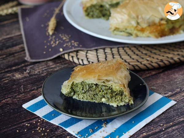 Spanakopita, den supernemme græske tærte med spinat og fetaost - foto 3