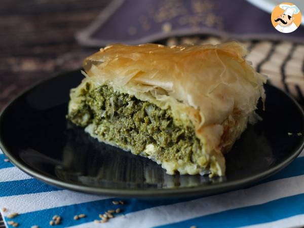 Spanakopita, den supernemme græske tærte med spinat og fetaost - foto 5