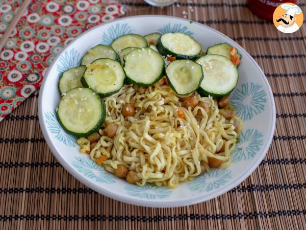 Stegte nudler med ristede kikærter og courgette - foto 3