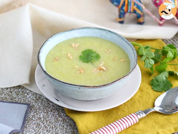 Suppe med porrer, kokosmælk og karry