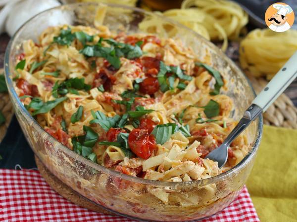 Tagliatelle feta cherrytomater - bagt feta-pasta