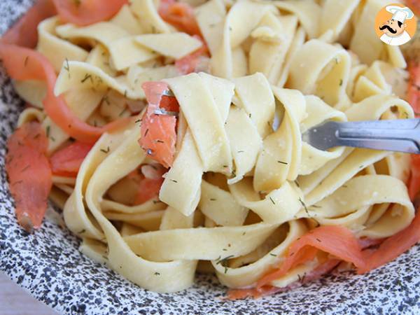 Tagliatelle med røget laks og dild - foto 4