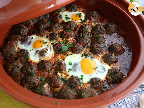 Tajine af kefta (hakkede kødboller med krydderier og urter)