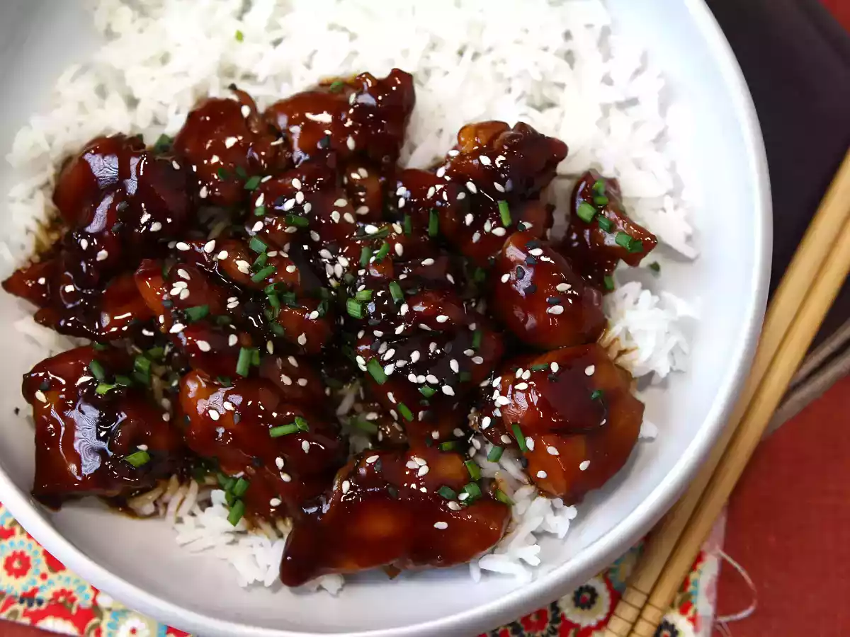 Teriyaki-kylling, den søde og salte japanske toppingsauce, som du vil elske!