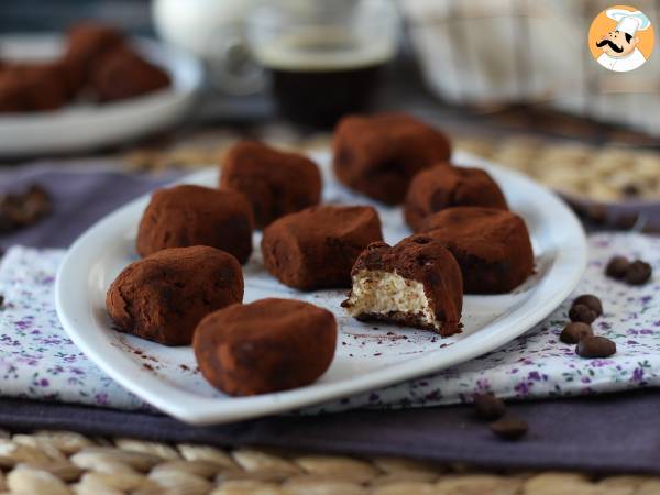 Tiramisu-lignende rochers, den perfekte italienske dessert i miniportioner til din kaffe!