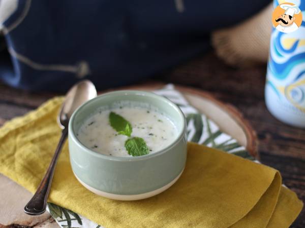 Yoghurtsauce til salater og kødboller - foto 4